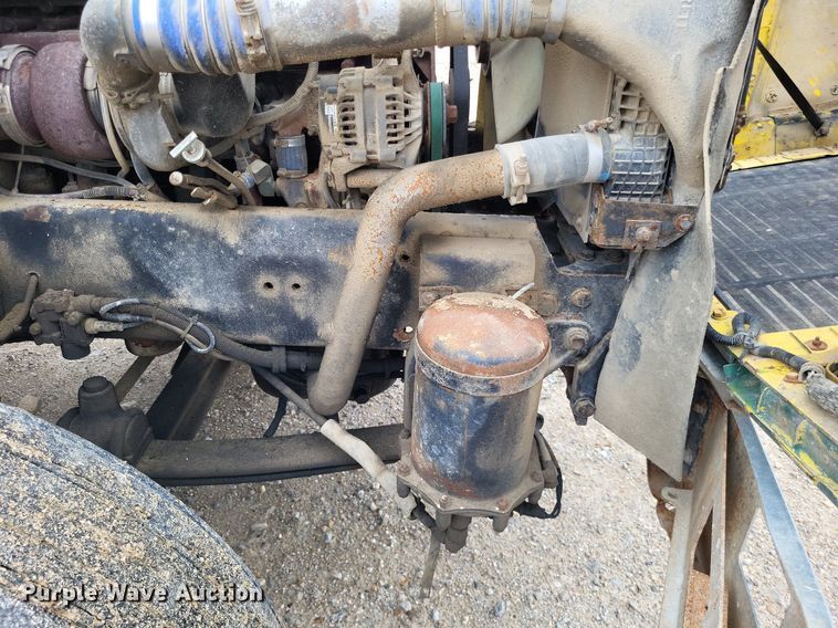 image for item LS9726 1999 Freightliner FLD112  semi truck