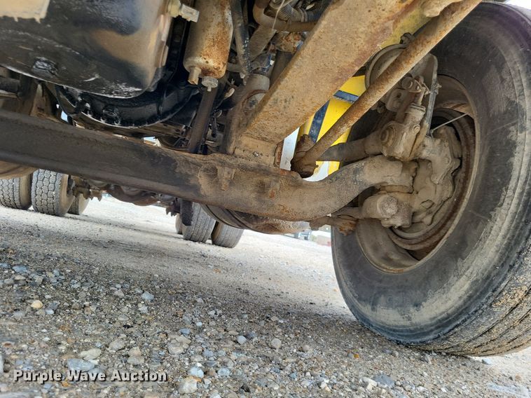 image for item LS9726 1999 Freightliner FLD112  semi truck