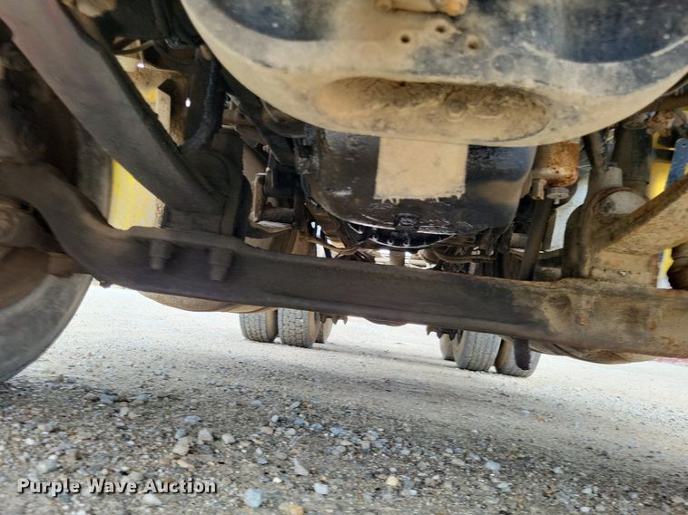 image for item LS9726 1999 Freightliner FLD112  semi truck