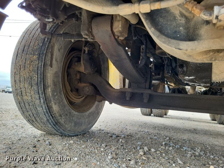 image for item LS9726 1999 Freightliner FLD112  semi truck