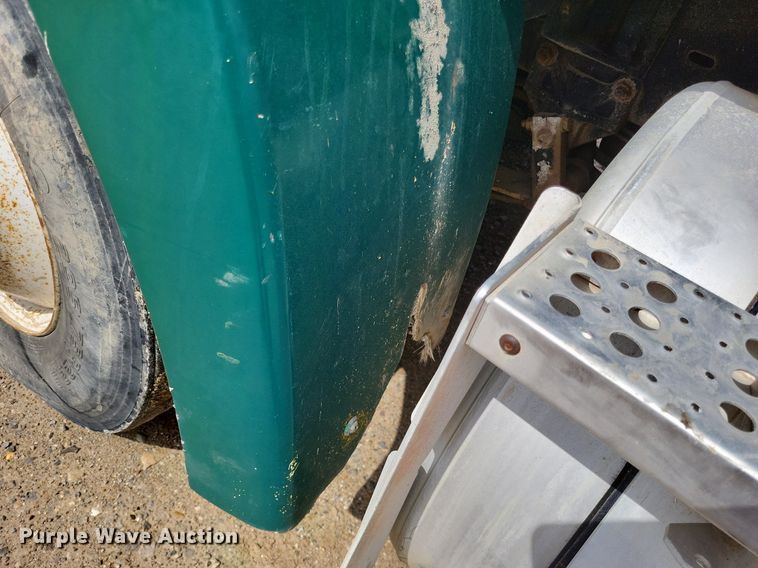 image for item LS9726 1999 Freightliner FLD112  semi truck