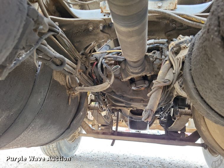 image for item LS9726 1999 Freightliner FLD112  semi truck