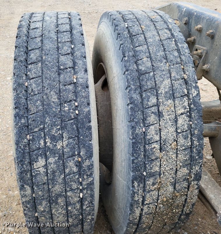 image for item LS9726 1999 Freightliner FLD112  semi truck