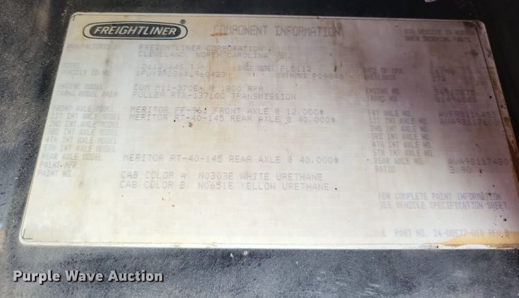 image for item LS9726 1999 Freightliner FLD112  semi truck