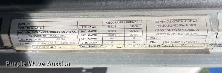 image for item LV9792 2002 Peterbilt 385  tank truck