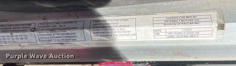 image for item LV9792 2002 Peterbilt 385  tank truck