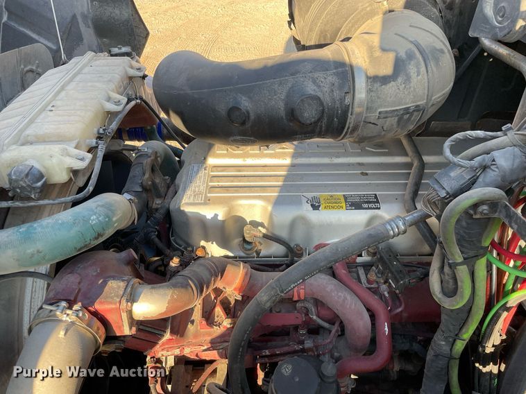 image for item LV9800 2013 Mack CXU613  semi truck