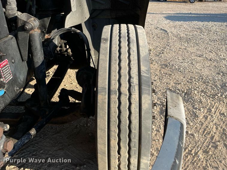 image for item LV9800 2013 Mack CXU613  semi truck