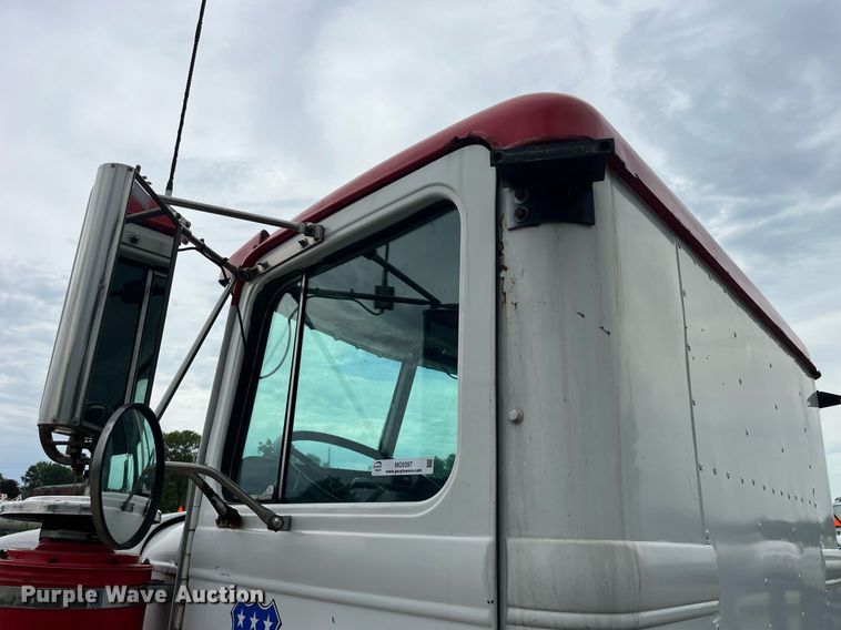 image for item MG9397 1986 Western Star 4900  semi truck