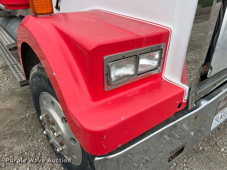 image for item MG9397 1986 Western Star 4900  semi truck