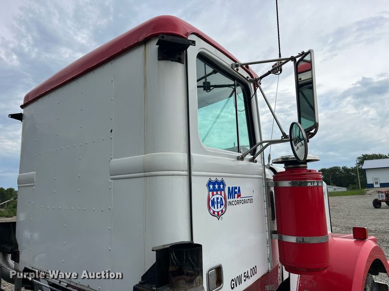 image for item MG9397 1986 Western Star 4900  semi truck