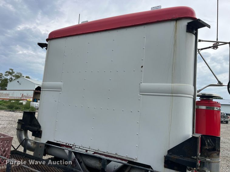 image for item MG9397 1986 Western Star 4900  semi truck