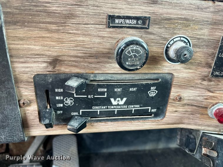 image for item MG9397 1986 Western Star 4900  semi truck