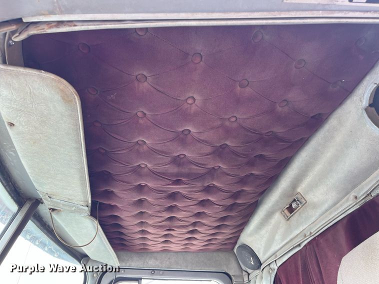 image for item MG9397 1986 Western Star 4900  semi truck