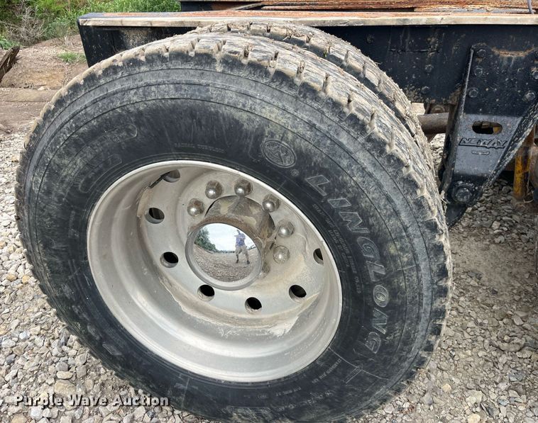 image for item MG9397 1986 Western Star 4900  semi truck