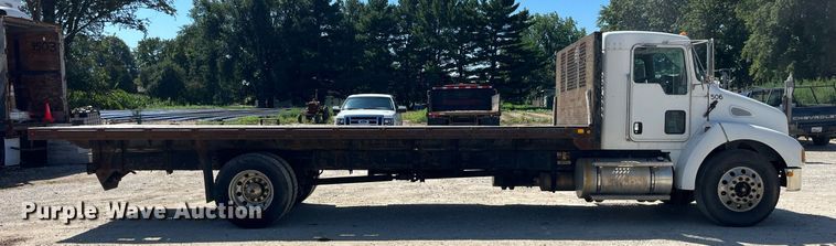 image for item MG9403 2004 Kenworth T300  flatbed truck
