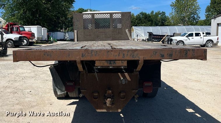 image for item MG9403 2004 Kenworth T300  flatbed truck