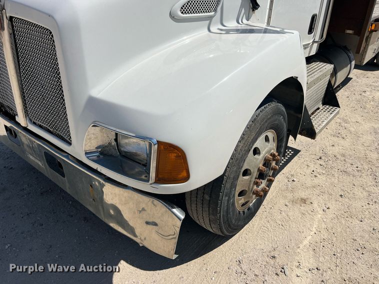 image for item MG9403 2004 Kenworth T300  flatbed truck