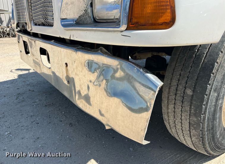 image for item MG9403 2004 Kenworth T300  flatbed truck