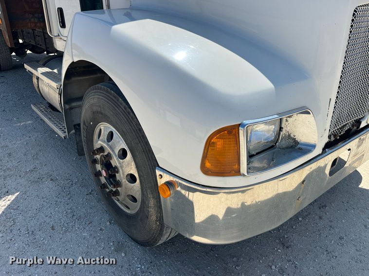 image for item MG9403 2004 Kenworth T300  flatbed truck