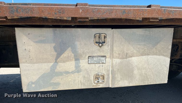 image for item MG9403 2004 Kenworth T300  flatbed truck