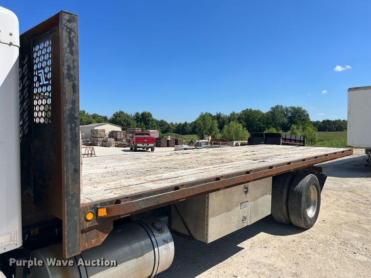 image for item MG9403 2004 Kenworth T300  flatbed truck