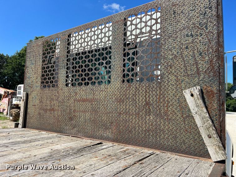 image for item MG9403 2004 Kenworth T300  flatbed truck