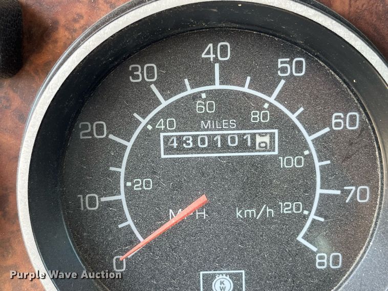 image for item MG9403 2004 Kenworth T300  flatbed truck