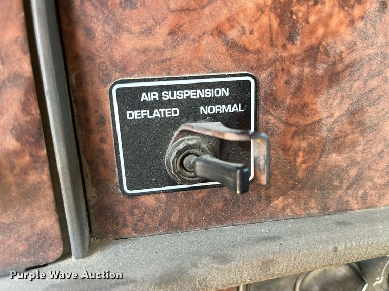 image for item MG9403 2004 Kenworth T300  flatbed truck