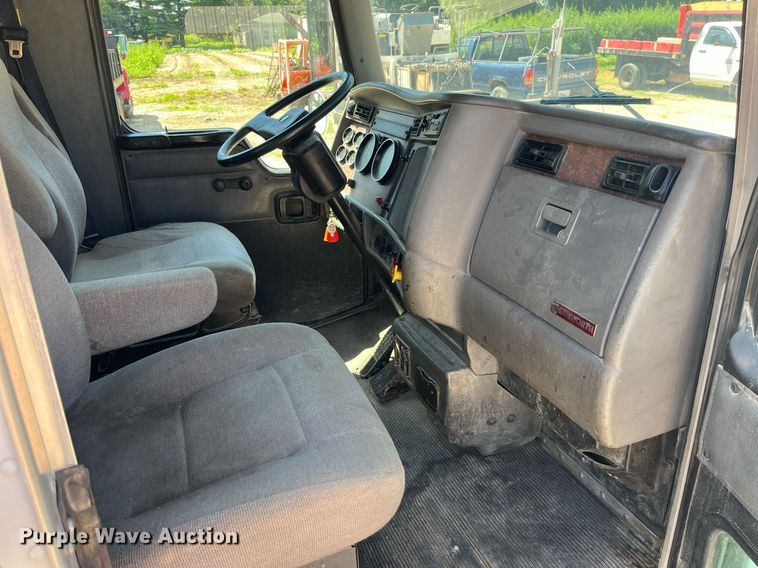 image for item MG9403 2004 Kenworth T300  flatbed truck