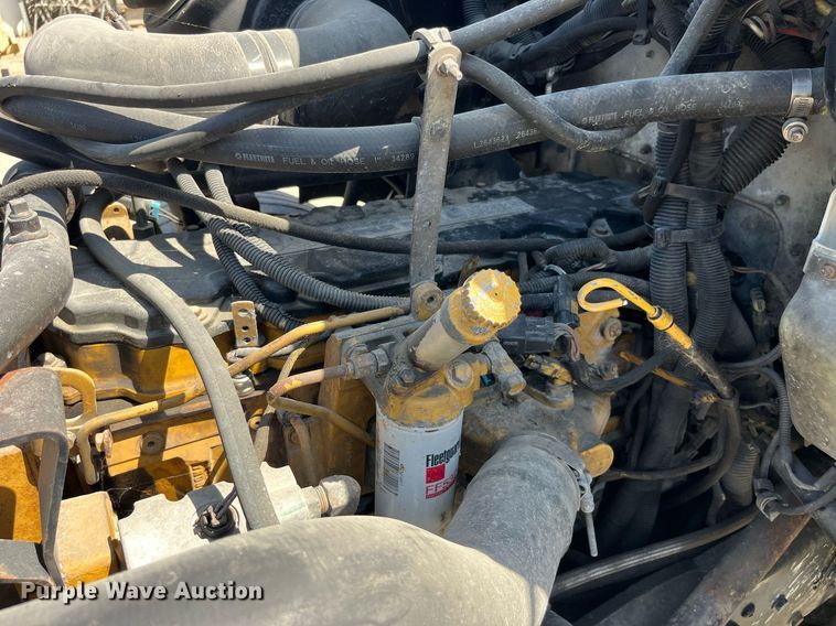 image for item MG9403 2004 Kenworth T300  flatbed truck