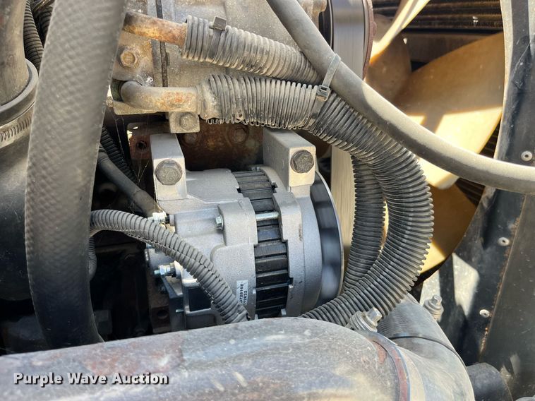 image for item MG9403 2004 Kenworth T300  flatbed truck