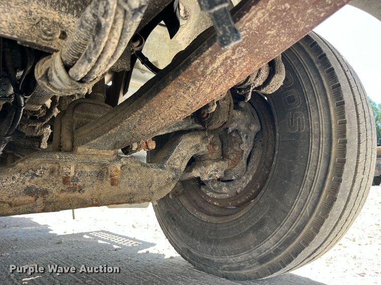 image for item MG9403 2004 Kenworth T300  flatbed truck