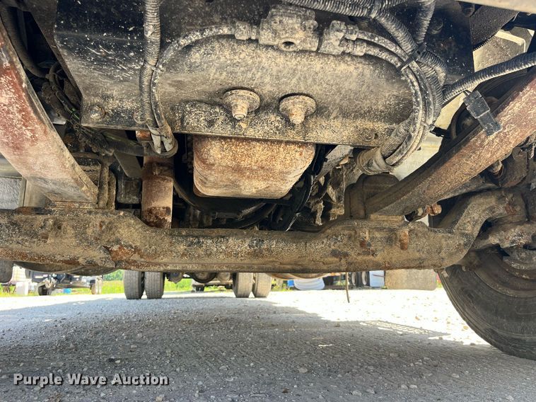 image for item MG9403 2004 Kenworth T300  flatbed truck