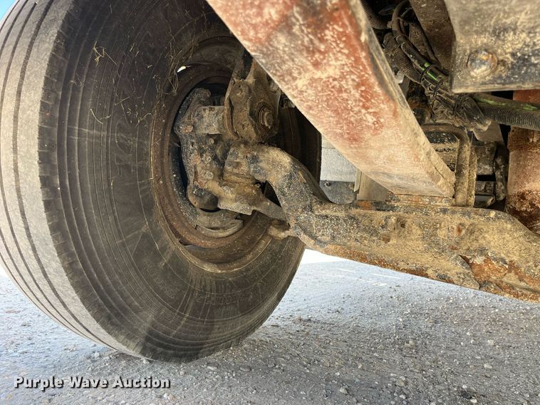 image for item MG9403 2004 Kenworth T300  flatbed truck