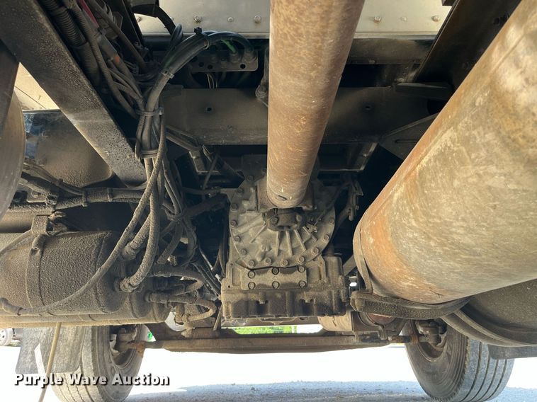 image for item MG9403 2004 Kenworth T300  flatbed truck