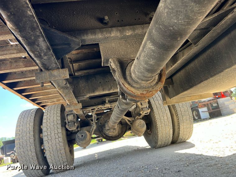 image for item MG9403 2004 Kenworth T300  flatbed truck