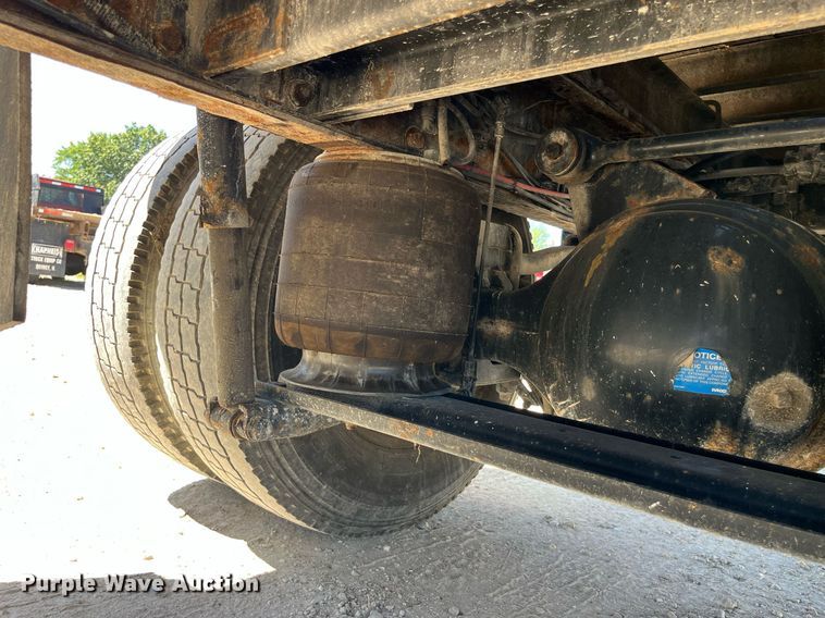 image for item MG9403 2004 Kenworth T300  flatbed truck