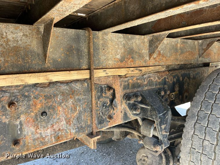 image for item MG9403 2004 Kenworth T300  flatbed truck