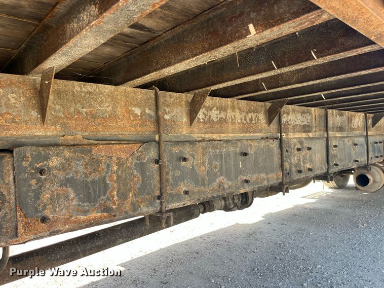 image for item MG9403 2004 Kenworth T300  flatbed truck