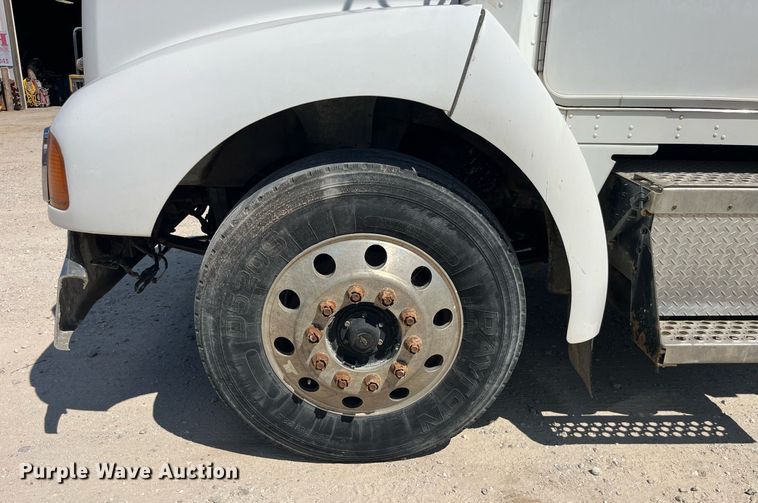 image for item MG9403 2004 Kenworth T300  flatbed truck