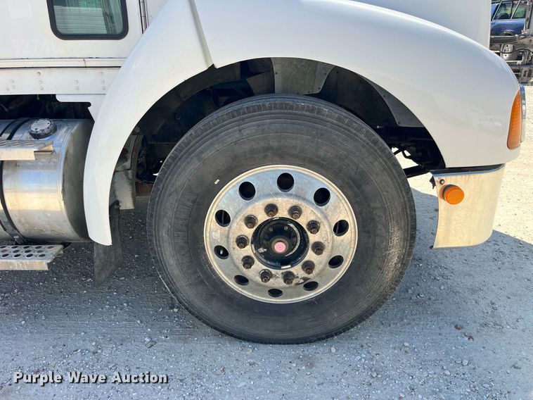 image for item MG9403 2004 Kenworth T300  flatbed truck