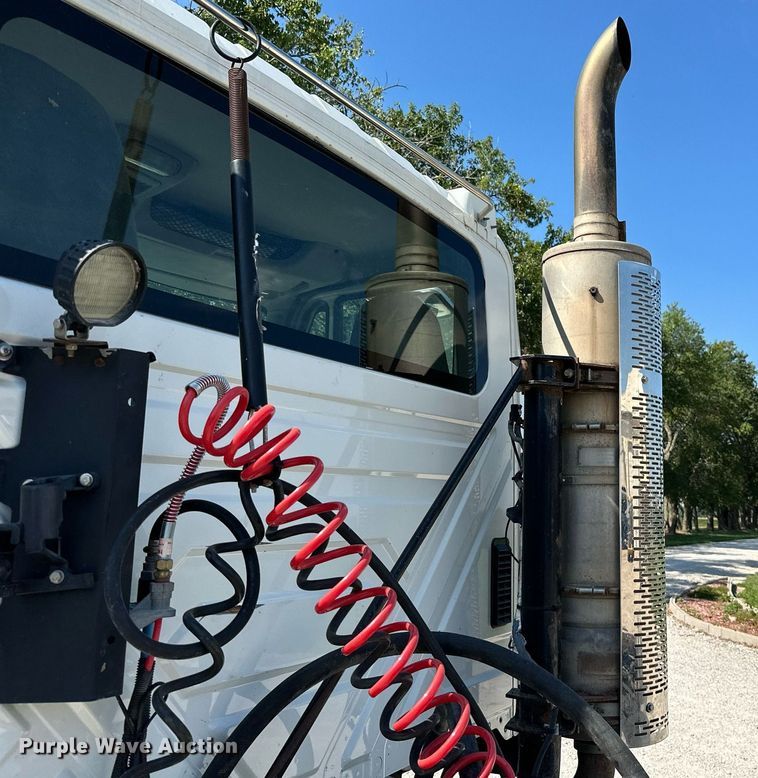 image for item ML9269 2014 International ProStar Plus  semi truck