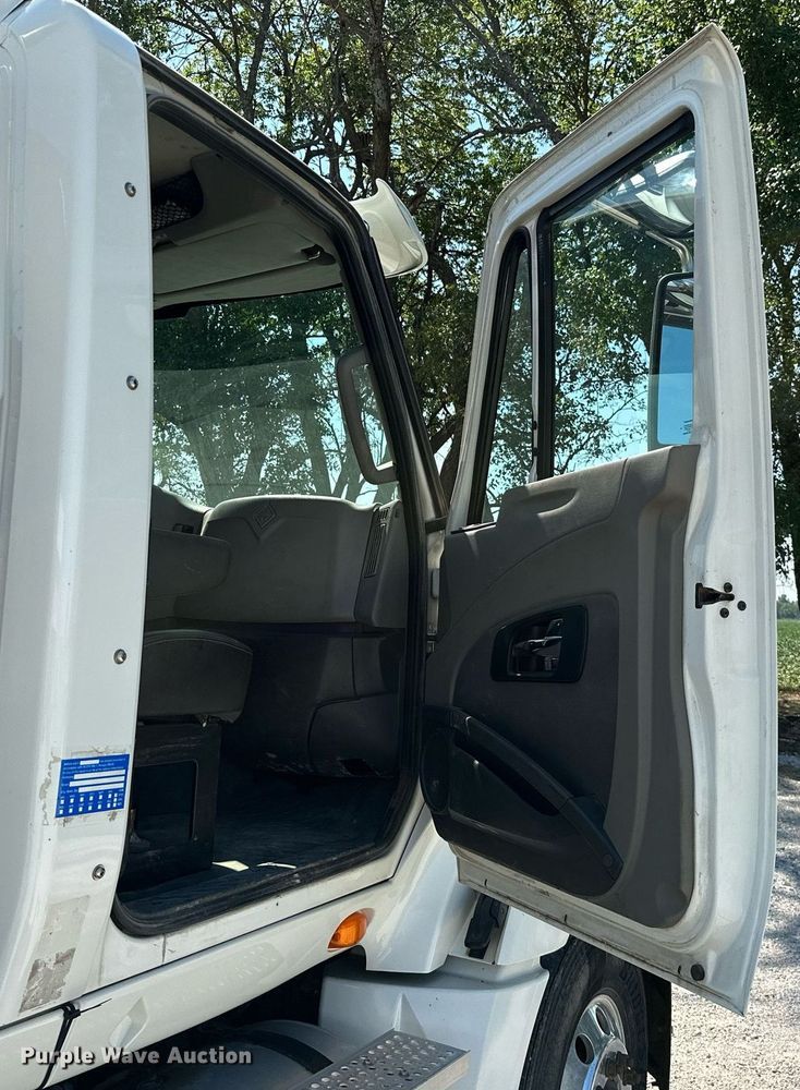 image for item ML9269 2014 International ProStar Plus  semi truck