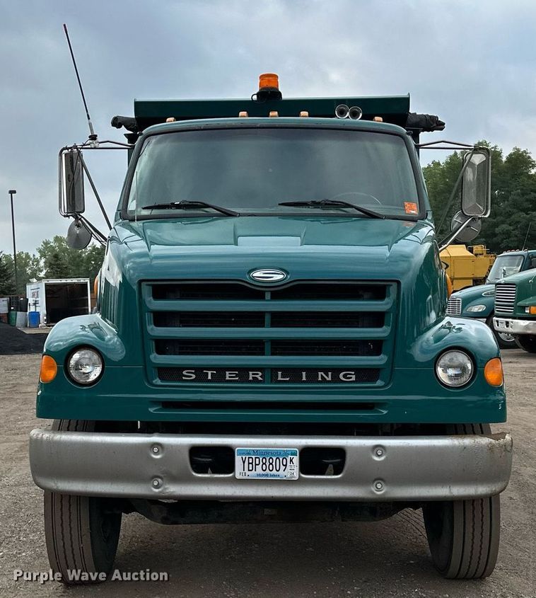 image for item MQ9369 2001 Sterling L7500  dump truck