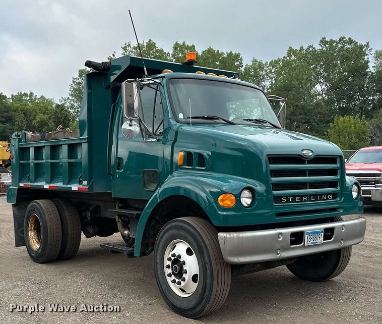image for item MQ9369 2001 Sterling L7500  dump truck