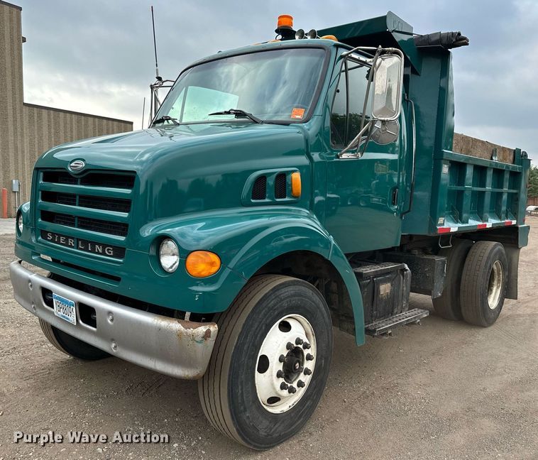 image for item MQ9369 2001 Sterling L7500  dump truck