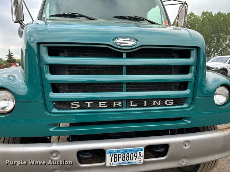 image for item MQ9369 2001 Sterling L7500  dump truck