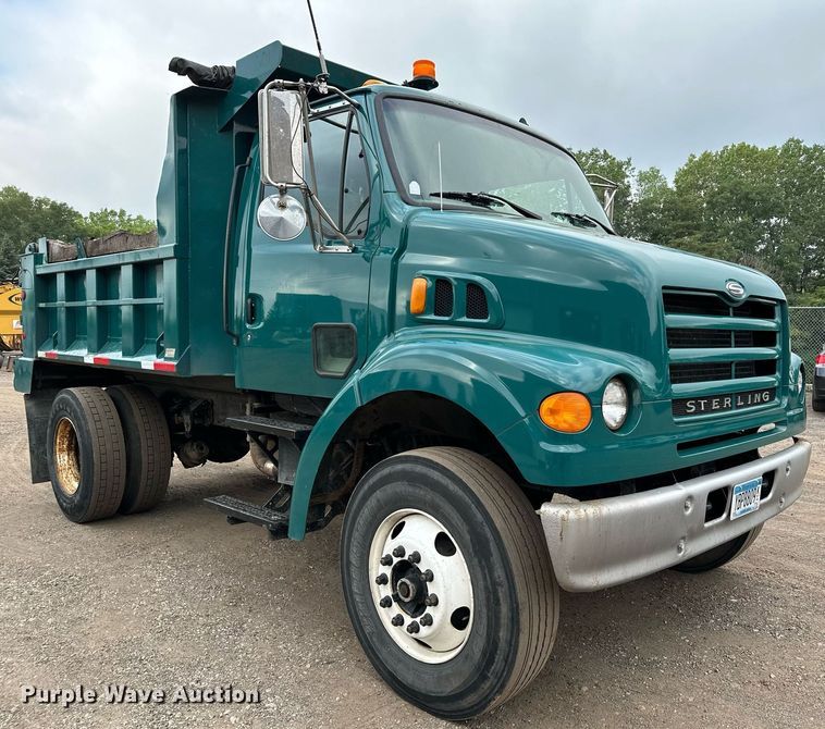 image for item MQ9369 2001 Sterling L7500  dump truck