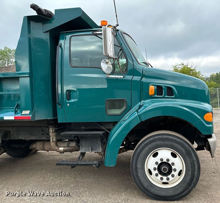 image for item MQ9369 2001 Sterling L7500  dump truck